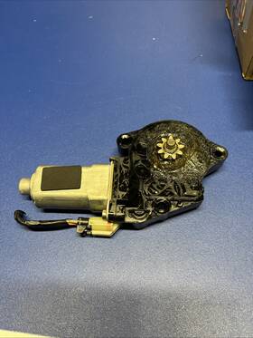 824502d001 Hyundai 2005 Elantra Oem Right Passenger Side Rear Power Window Motor 01 02 03 04 05 06 824502d001 Hyundai 2005 Elantra Oem Right Passenger Side Rear Power Window Motor 01 02 03 04 05 06