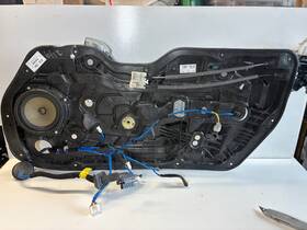 82480-3x860 Hyundai Door Panel Right Window Motor Regulator 2013 Elantra Coupe 82480-3x860 Hyundai Door Panel Right Window Motor Regulator 2013 Elantra Coupe