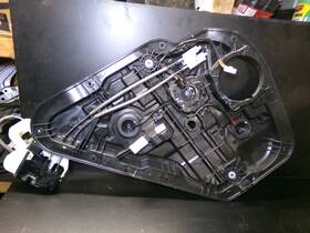 91830-00100 Hyundai Rear Left Door Window Regulator Carrier 13-18 Santa Fe