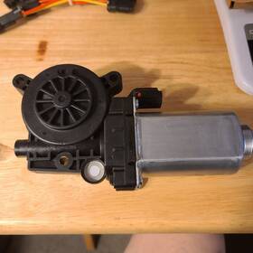Im15137001s Imcarparts Power Window Lift Motor For Cadillac Chevy 1500 742-141 Front Rear Left Right