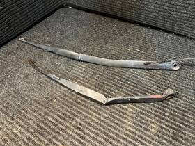 626.in1m06 Infiniti 06 G35 Driver Left/passenger Right Windshield Wiper Arms Pair Oem 626.in1m06 Infiniti 06 G35 Driver Left/passenger Right Windshield Wiper Arms Pair Oem