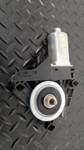 68227231aa Jeep 14-22 Cherokee Front Right Passenger Power Window Motor Oem 68227231aa Jeep 14-22 Cherokee Front Right Passenger Power Window Motor Oem