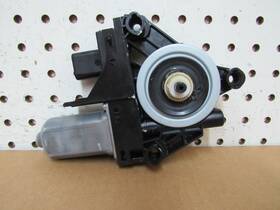 931400101 Jeep 2019 Cherokee Front Left Window Motor Oem
