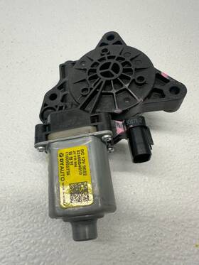 82460-d4010 Kia 82460d4010 2016 2020 Optima Front Right Passenger Door Power Window Motor 82460-d4010 Kia 82460d4010 2016 2020 Optima Front Right Passenger Door Power Window Motor