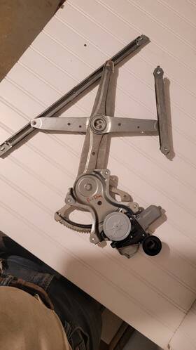 6980248070 Lexus 10-15 Rx350 3.5l 4wd At Driver Side Rear Window Regulator