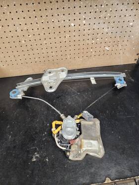85720-33080 Lexus 97-01 Es300 Front Right Side Power Window Regulator Motor Oem