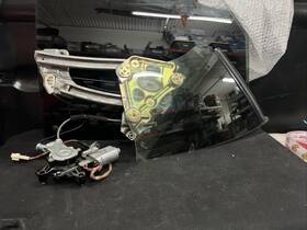 86720-24050 Lexus 2007 Sc430 Rear Window Glass Regulator Motor - Passenger Right 83k Miles 86720-24050 Lexus 2007 Sc430 Rear Window Glass Regulator Motor - Passenger Right 83k Miles