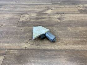 000-906-61-06 Mercedes-benz 2017-3023 C300 Rear Door Window Lifter Motor Left Driver Side Oem 000-906-61-06 Mercedes-benz 2017-3023 C300 Rear Door Window Lifter Motor Left Driver Side Oem