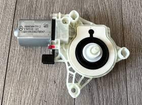 0009065912 Mercedes-benz Window Gear Motor Part# Genuine Oem 0009065912 Mercedes-benz Window Gear Motor Part# Genuine Oem