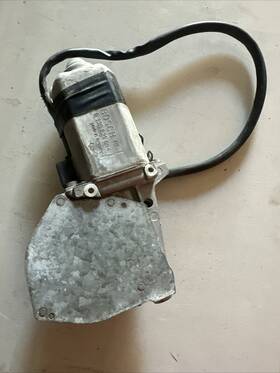 0130821094 Mercedes Benz W116 W108 W114 Left Front Lf Window Motor Tested Used 0130821094 Mercedes Benz W116 W108 W114 Left Front Lf Window Motor Tested Used
