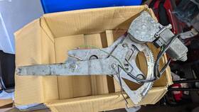1267350211 Mercedes-benz W126 Window Regulator And Motor Rear Right 1267350211 Mercedes-benz W126 Window Regulator And Motor Rear Right