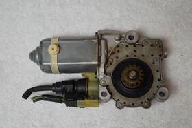 Mercedes-benz 1407202246 1997-1999 Mercedes-benz S Class Coupe Passenger Right Window Motor Genuine Oem