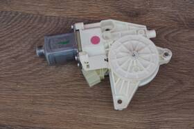 2101020889 Mercedes-benz 2008-2014 C300 W204 Front Left Side Window Motor 2101020889 Mercedes-benz 2008-2014 C300 W204 Front Left Side Window Motor