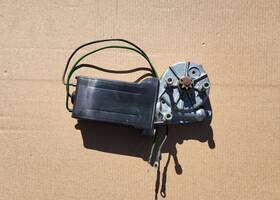 680-23 Mercedes-benz 327 300sd W116 Front Left Door Window Regulator Motor 130 820 077 Oem 680-23 Mercedes-benz 327 300sd W116 Front Left Door Window Regulator Motor 130 820 077 Oem