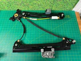 918246100 Mercedes-benz 12-18 Cls550 W218 Rear Right Door Window Regulator Oem 918246100 Mercedes-benz 12-18 Cls550 W218 Rear Right Door Window Regulator Oem
