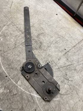 A1087250302 Mercedes-benz 66-71 W108 Front Left Manual Window Regulator 1087250302 Oem