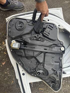 A2055404249 Mercedes-benz 2015 - 2021 C300 W205 Rear Left Door Window Regulator Oem With Harness A2055404249 Mercedes-benz 2015 - 2021 C300 W205 Rear Left Door Window Regulator Oem With Harness