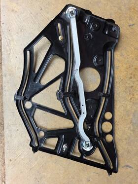 A2087200203 Mercedes Benz Rear Right Window Regulator For 99 03 Clk320 Clk430 Clk55 Amg A2087200203 Mercedes Benz Rear Right Window Regulator For 99 03 Clk320 Clk430 Clk55 Amg