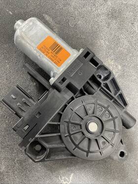 130913 Mitsuba 2014-2018 Jeep Cherokee Durango Front Right Passenger Side Door Window Motor Oem