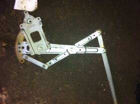 125-58050r Nissan 85 86 87 88 Maxima Right Front Window Regulator 125-58050r Nissan 85 86 87 88 Maxima Right Front Window Regulator