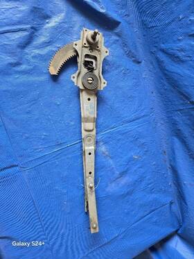 125-58054l Nissan 82-86 Datsun/nissan Stanza Left Front Manual Window Regulator 2 Dr Driver Side