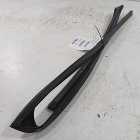 744.da1g13 Nissan Leaf Door Glass Window Seal Rubber Left Driver Front 2013 2014 2015 2016 744.da1g13 Nissan Leaf Door Glass Window Seal Rubber Left Driver Front 2013 2014 2015 2016