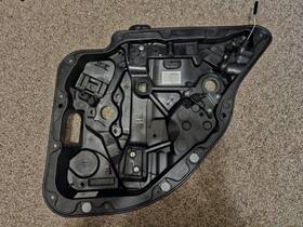 A2537330414 Oem 2016 - 2022 Mercedes Glc300 X253 Rear Right Side Door Window Regulator Plate