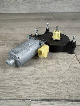 Pbtgf20 Oem 02-09 Gmc Envoy Left Ds Window Lift Motor Pbtgf20 Oem 02-09 Gmc Envoy Left Ds Window Lift Motor