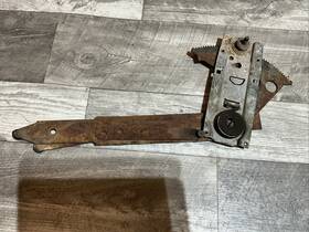 9833311 Oer 1970-81 Camaro Firebird Manual Door Window Regulator Lh Drivers Side Oem