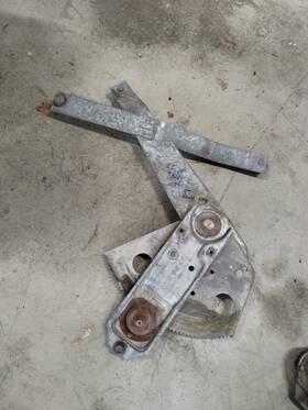 2583031 Orig Mopar From 1969 B-body Hardtop 68 69 70 Charger Gtx Coronet 2dr Hdtp Right Quarter Window Regulator