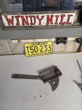125.ch3s47 Plymouth 46 47 48 2dr Sedan Drivers Door Window Regulator