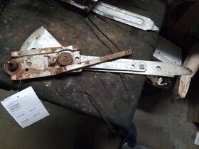 125-00956r Pontiac Passenger Front Window Regulator Manual 2 Door Fits 66-67 Buick Special 179996