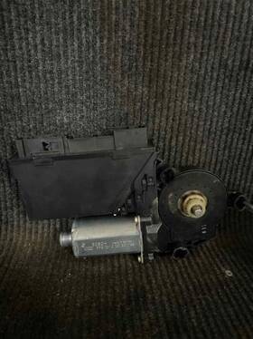95562470202 Porsche Fits 2003-2010 Cayenne Front Passenger Window Motor Oem# 95562470202 Porsche Fits 2003-2010 Cayenne Front Passenger Window Motor Oem#