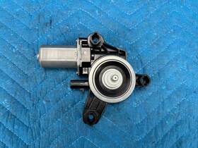 68321315aa Ram 1500 Crew Cab Rear Door Window Motor Passengers Side 2019-2024 Oem 68321315aa Ram 1500 Crew Cab Rear Door Window Motor Passengers Side 2019-2024 Oem
