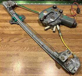 32019923 Saab 1986-1998 9000 Front Left Driver Door Power Window Motor Regulator