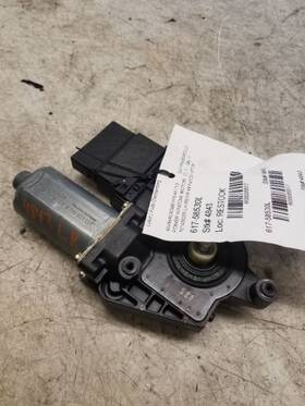 617-58530l See%20title 1999-2001 Volkswagen Passat Left Rear Glass Motor - 101439203 R95517