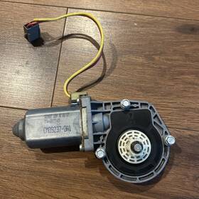 Cm09237-0a1 Siemens Ford E350 Left Driver Side Power Window Motor