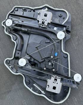 1096622-05-l Tesla Oem 2017-23 Model 3 Rear Left Door Window Regulator Assy