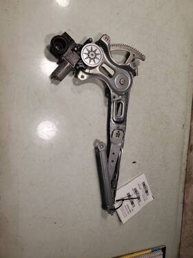 126.to1i18 Toyota Prius 2018 Driver Door Window Regulator Front 126.to1i18 Toyota Prius 2018 Driver Door Window Regulator Front