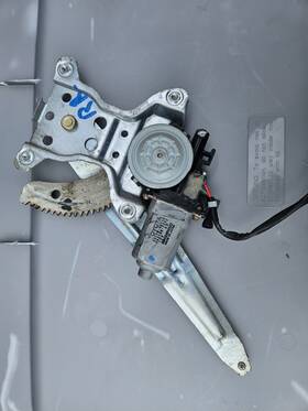 69803-35030 Toyota 1996-2002 4runner Right Rear Passenger Side Window Regulator With Motor Oem 69803-35030 Toyota 1996-2002 4runner Right Rear Passenger Side Window Regulator With Motor Oem