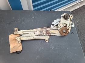 69820-12152 Toyota 80-83 Corolla Left Front Window Regulator - Sport Coupe Te72 Ae71 69820-12152 Toyota 80-83 Corolla Left Front Window Regulator - Sport Coupe Te72 Ae71
