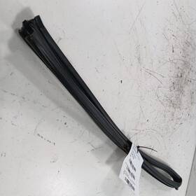 745.to1n15 Toyota Prius C Door Glass Window Seal Rubber Right Passenger Front 2017 2016