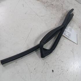 747.to1e19 Toyota Corolla Door Glass Window Seal Rubber Left Driver Rear Back 2019 2020