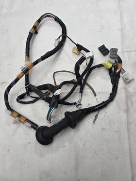 82152-0r270 Toyota 2015-2018 Rav4 Xle Front Driver Side Door Harness Oem