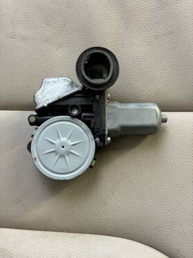 85710-0t010 Toyota Camry Hybrid 2010 Window Motor Front Right Side 85710-0t010 Toyota Camry Hybrid 2010 Window Motor Front Right Side