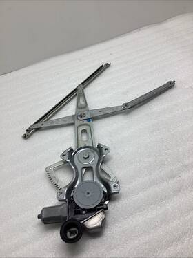 85710-47040 Toyota 2010-2015 Prius Front Right Passenger Side Window Motor Oem 85710-47040 Toyota 2010-2015 Prius Front Right Passenger Side Window Motor Oem