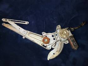 85710-89101 Toyota 84-88 Pickup 84-89 4runner Power Window Regulator W Motor No Vent Right
