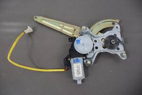 69804-60010 Toyota Trucks 91-97 Landcruiser 96-98 Lx450 Rear Left Driver Door Power Regulator 69804-60010 Toyota Trucks 91-97 Landcruiser 96-98 Lx450 Rear Left Driver Door Power Regulator