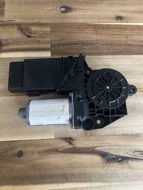 1je837752 Volkswagen Mk4 99-05 Golf Gti Oem Passenger Window Regulator Motor 1je837752 Volkswagen Mk4 99-05 Golf Gti Oem Passenger Window Regulator Motor