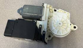 387-101 Volkswagen 98-10 Vw Beetle Front Right Side Window Motor 101 Used Oem 387-101 Volkswagen 98-10 Vw Beetle Front Right Side Window Motor 101 Used Oem